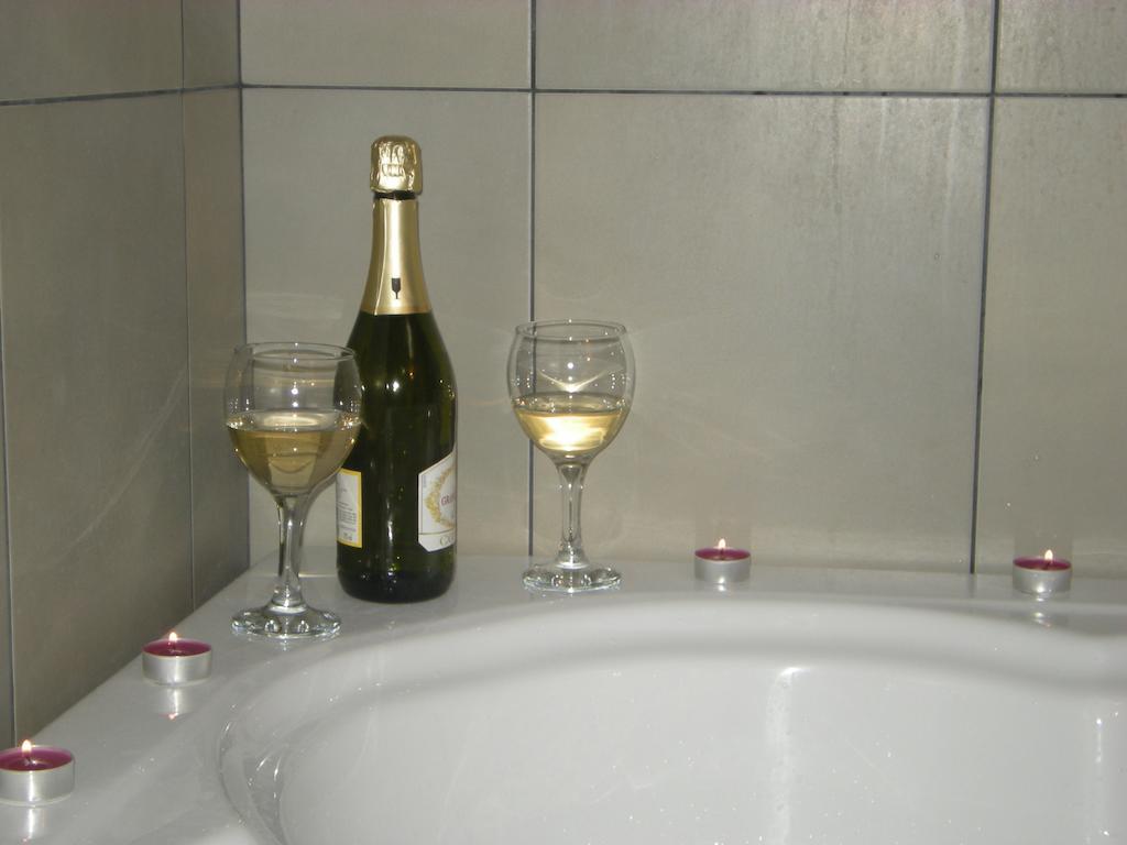Apartments Novel Town Square Ohrid Room photo